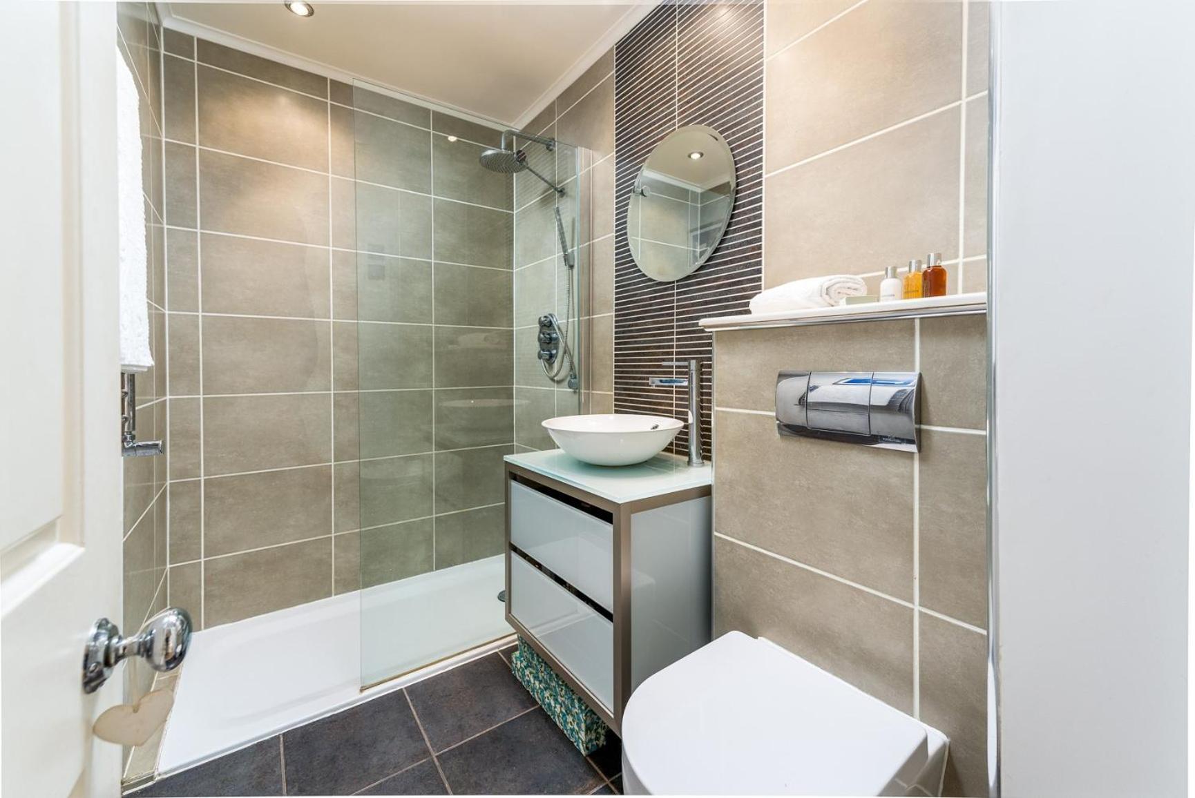 לונדון Pleasant Earl'S Court Apartment Near Hyde Park By Underthedoormat מראה חיצוני תמונה